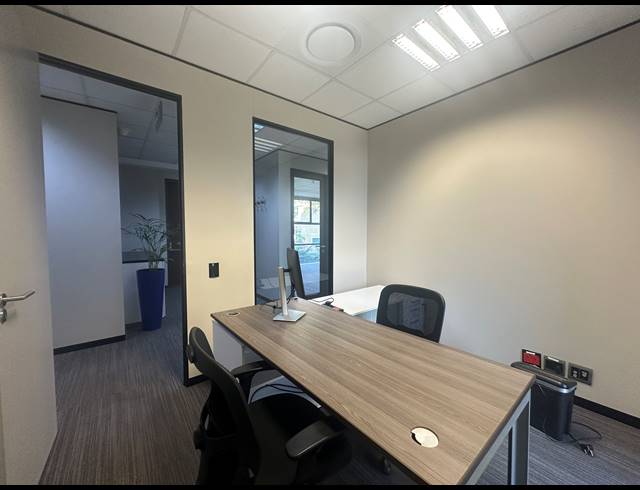 423M² OFFICE TO LET IN SANDTON CENTRAL